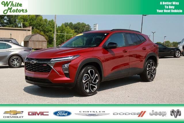 2025 Chevrolet Trax RS — photo 1 of 39
