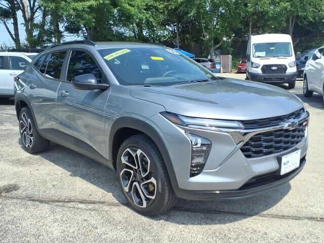 2026 Chevrolet Trax RS — photo 1 of 15