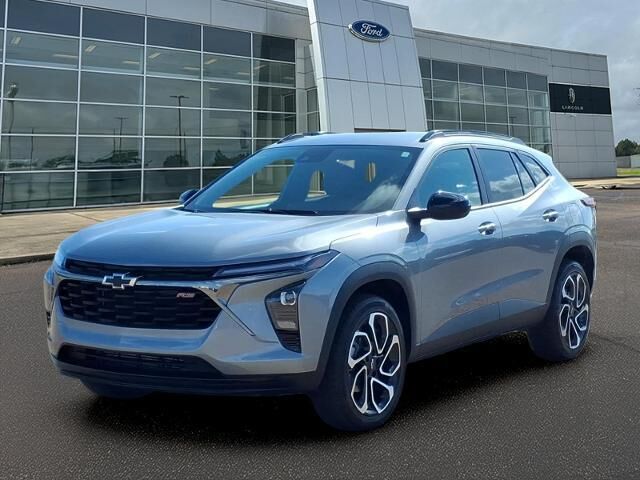 2025 Chevrolet Trax RS — photo 1 of 26