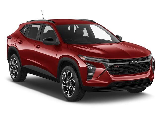 2025 Chevrolet Trax RS — photo 1 of 11