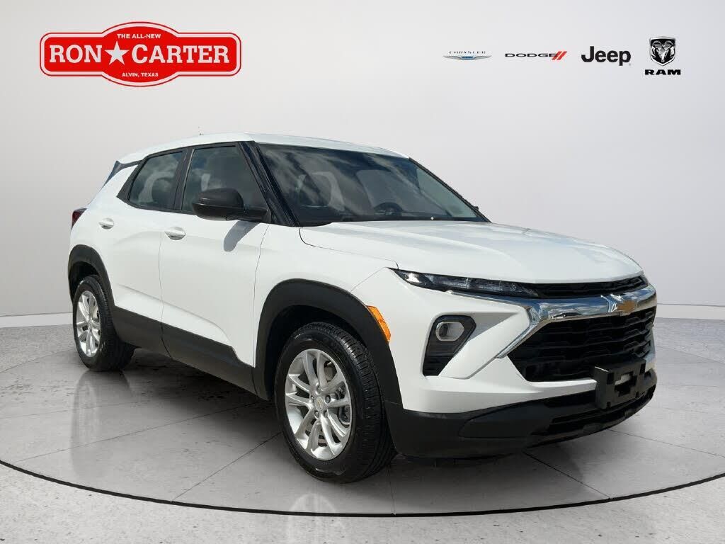 2024 Chevrolet Trailblazer LS — photo 1 of 1
