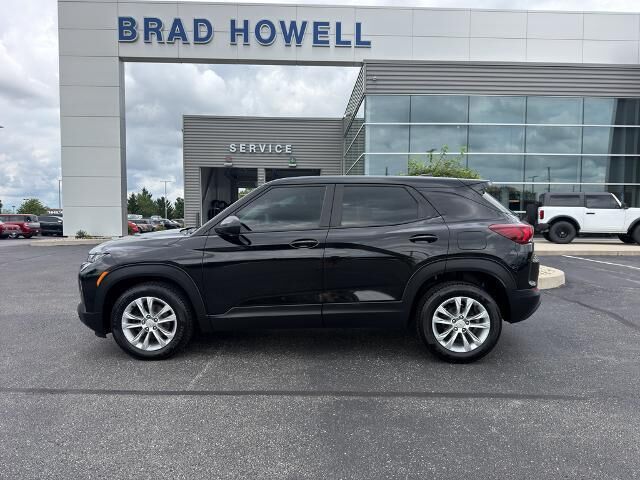 2022 Chevrolet Trailblazer LS — photo 1 of 13