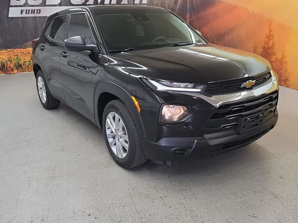 2022 Chevrolet Trailblazer LS — photo 1 of 13