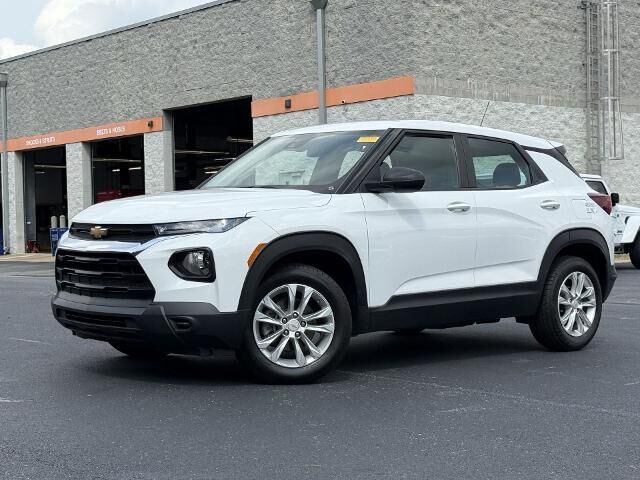 2023 Chevrolet Trailblazer LS — photo 1 of 13