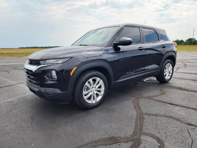 2023 Chevrolet Trailblazer LS — photo 1 of 13
