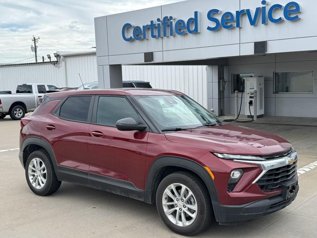 2025 Chevrolet Trailblazer LS — photo 1 of 29