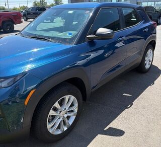 2021 Chevrolet Trailblazer LS — photo 1 of 9