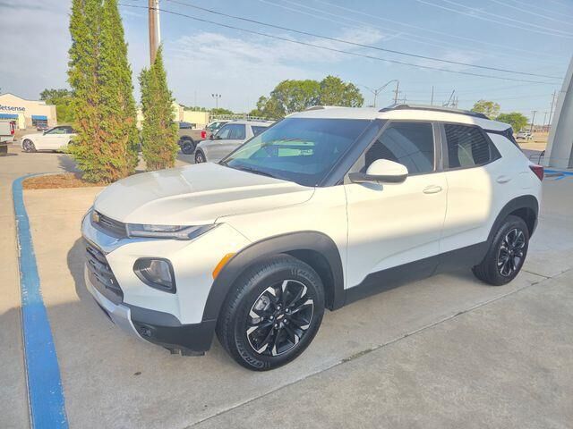 2023 Chevrolet Trailblazer LT — photo 1 of 39