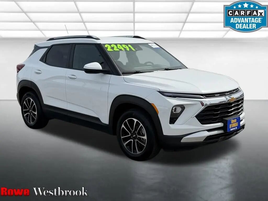 2024 Chevrolet Trailblazer LT — photo 1 of 24