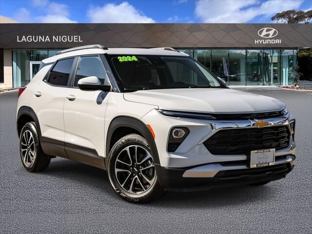 2024 Chevrolet Trailblazer LT — photo 1 of 49