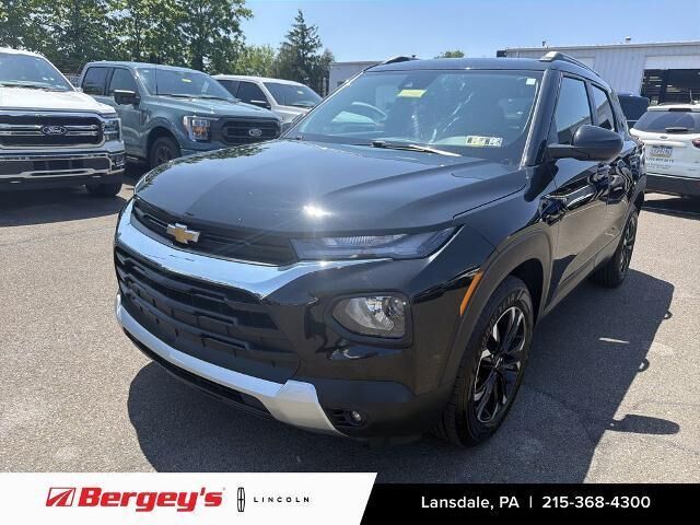 2021 Chevrolet Trailblazer LT — photo 1 of 32