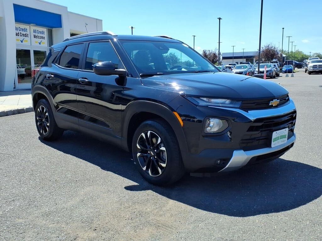 2023 Chevrolet Trailblazer LT — photo 1 of 13