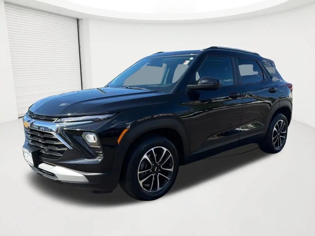 2024 Chevrolet Trailblazer LT — photo 1 of 13