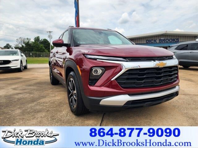 2024 Chevrolet Trailblazer LT — photo 1 of 13