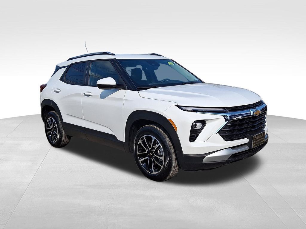 2024 Chevrolet TrailBlazer LT — photo 1 of 13