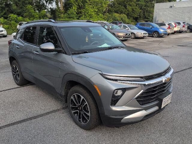 2024 Chevrolet Trailblazer LT — photo 1 of 27