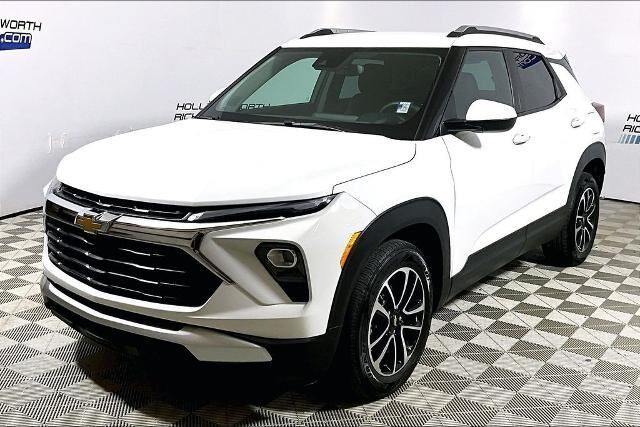 2025 Chevrolet Trailblazer LT — photo 1 of 26