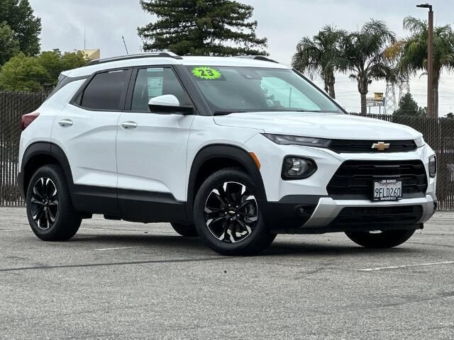 2023 Chevrolet Trailblazer LT — photo 1 of 13