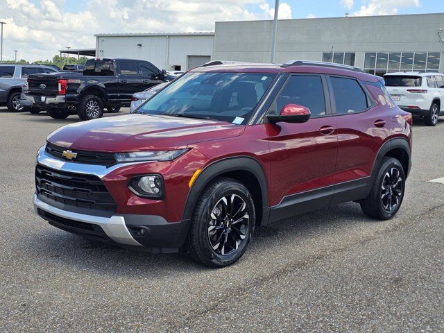 2023 Chevrolet Trailblazer LT — photo 1 of 13
