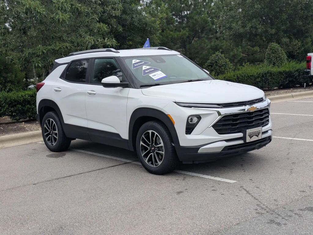 2024 Chevrolet Trailblazer LT — photo 1 of 13