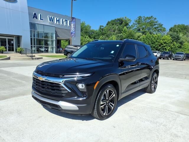 2024 Chevrolet Trailblazer LT — photo 1 of 13