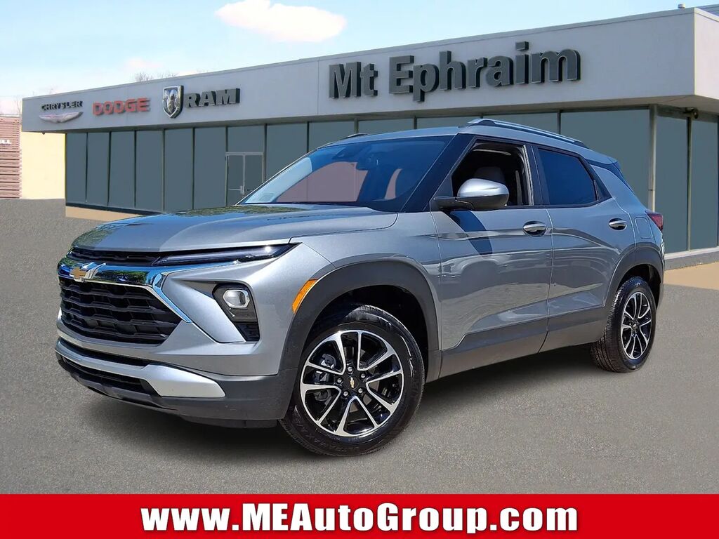 2025 Chevrolet Trailblazer LT — photo 1 of 13