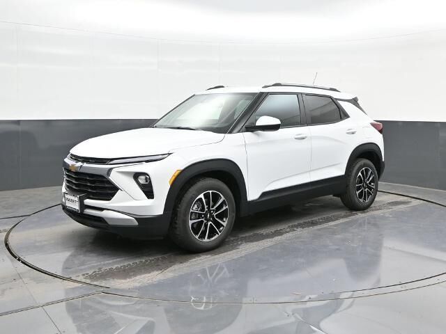 2025 Chevrolet Trailblazer LT — photo 1 of 13