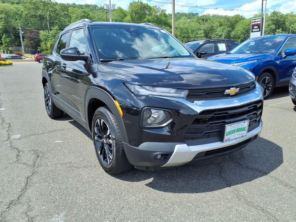 2023 Chevrolet Trailblazer LT — photo 1 of 15