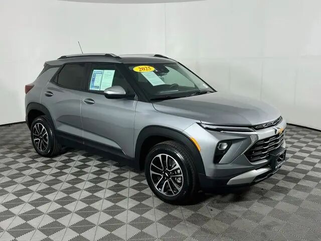 2025 Chevrolet Trailblazer LT — photo 1 of 26