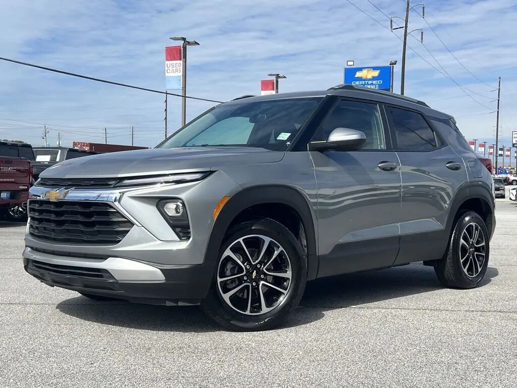 2025 Chevrolet Trailblazer LT — photo 1 of 12