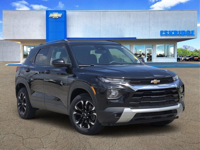 2023 Chevrolet Trailblazer LT — photo 1 of 13