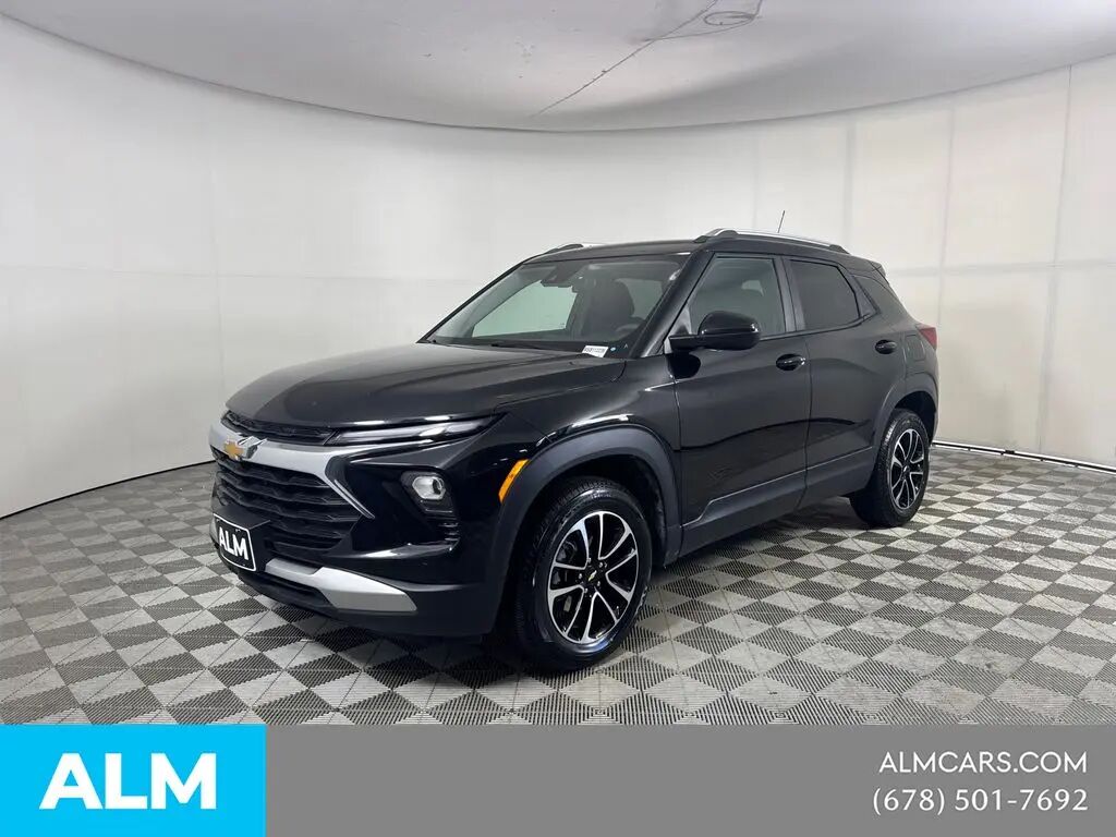 2025 Chevrolet Trailblazer LT — photo 1 of 12