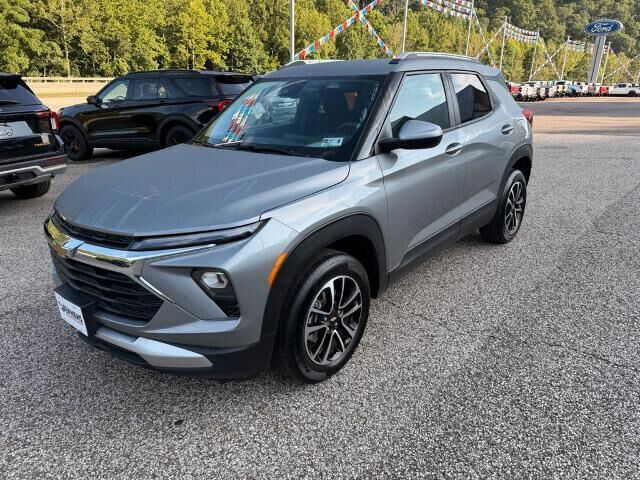 2025 Chevrolet Trailblazer LT — photo 1 of 13