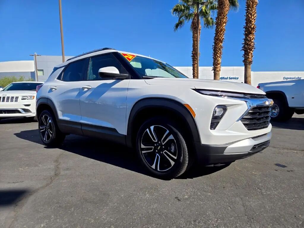 2024 Chevrolet Trailblazer LT — photo 1 of 13