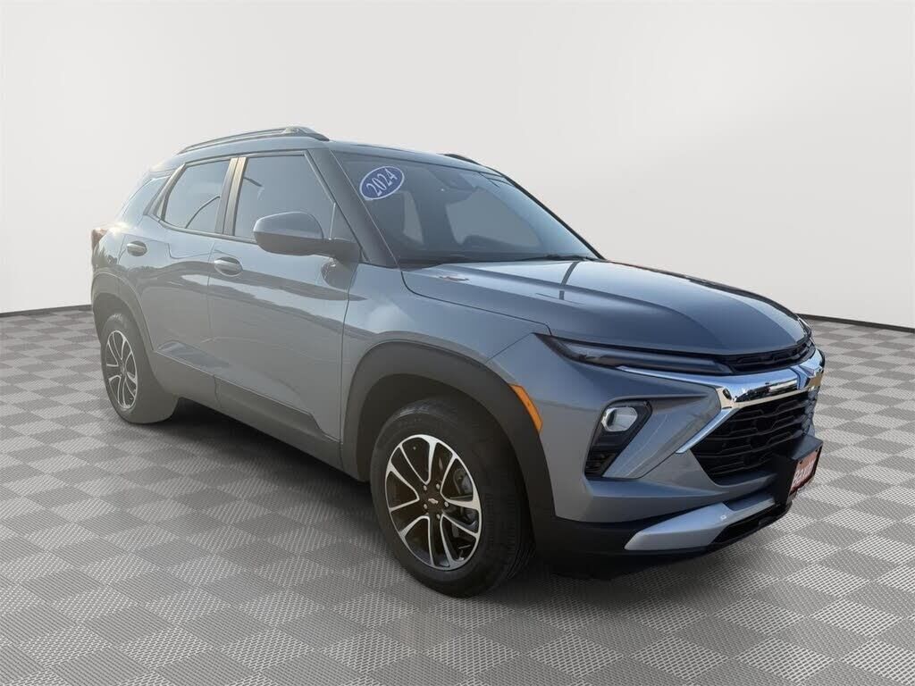2024 Chevrolet Trailblazer LT — photo 1 of 14