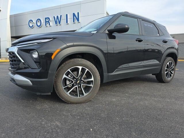 2025 Chevrolet Trailblazer LT — photo 1 of 26