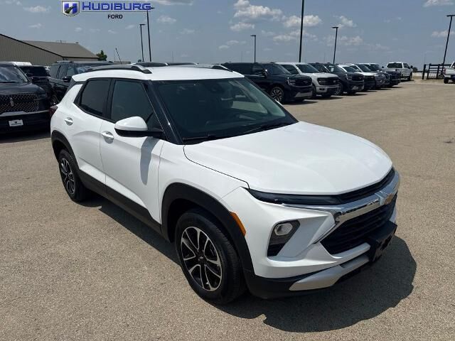 2025 Chevrolet Trailblazer LT — photo 1 of 26