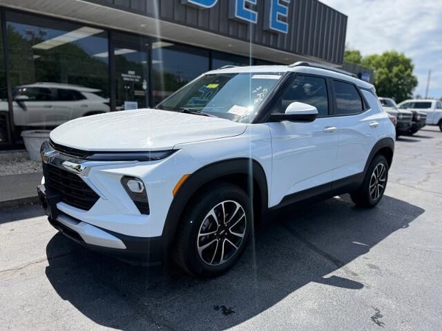 2025 Chevrolet Trailblazer LT — photo 1 of 13