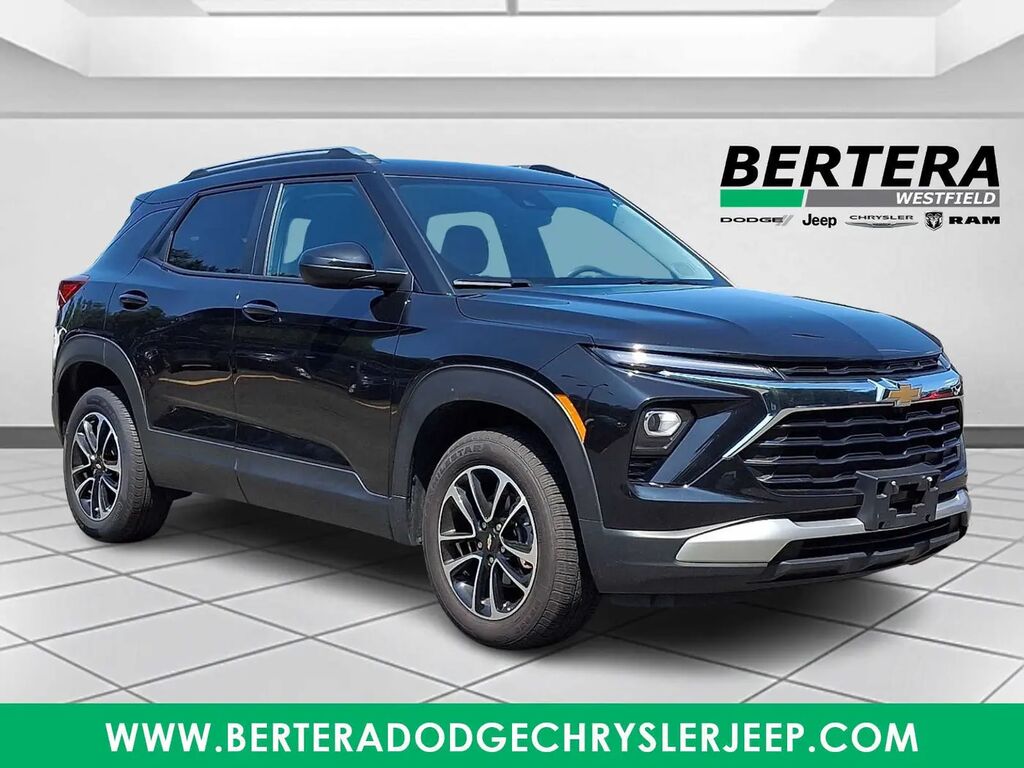 2025 Chevrolet Trailblazer LT — photo 1 of 52