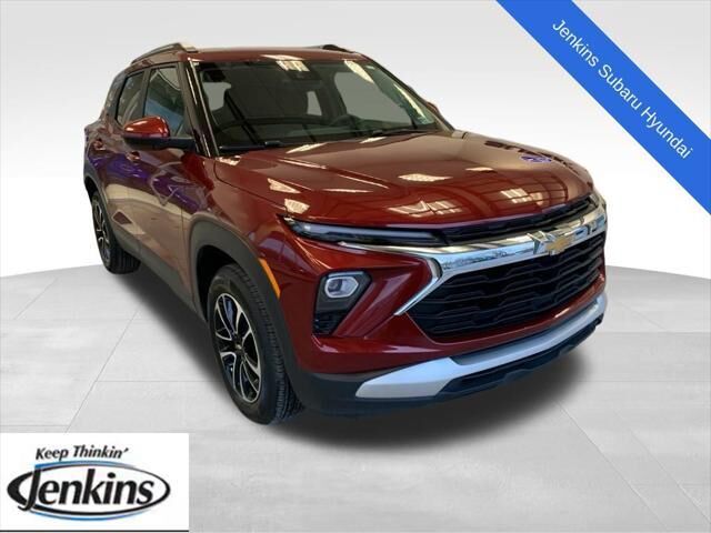 2025 Chevrolet Trailblazer LT — photo 1 of 39