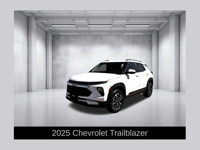 2025 Chevrolet Trailblazer LT — photo 1 of 27