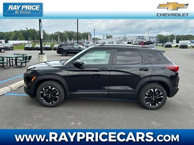 2023 Chevrolet Trailblazer LT — photo 1 of 13