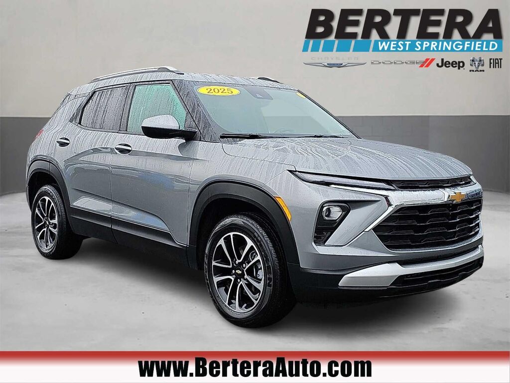 2025 Chevrolet Trailblazer LT — photo 1 of 26