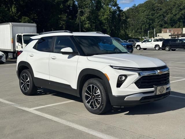 2025 Chevrolet Trailblazer LT — photo 1 of 13