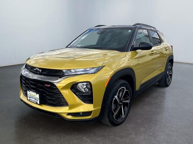 2023 Chevrolet Trailblazer RS — photo 1 of 13