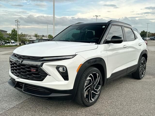 2024 Chevrolet Trailblazer RS — photo 1 of 13