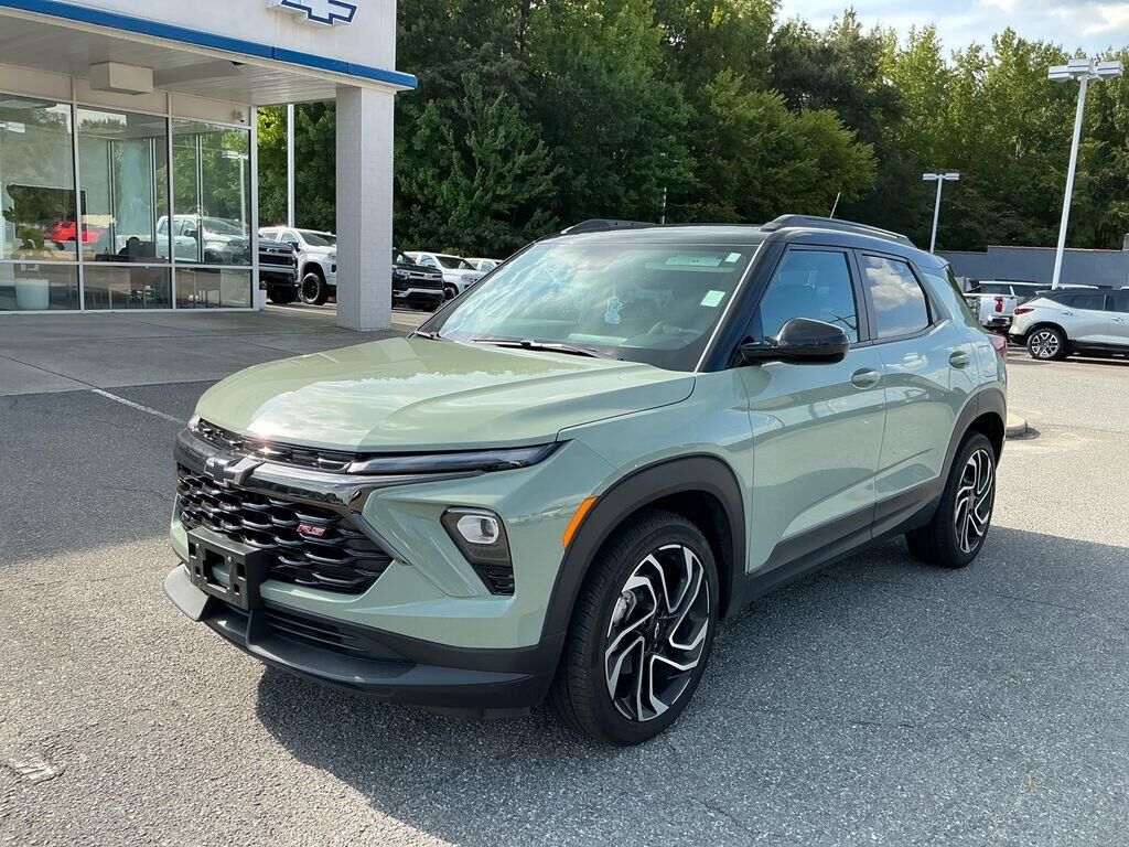 2024 Chevrolet Trailblazer RS — photo 1 of 10