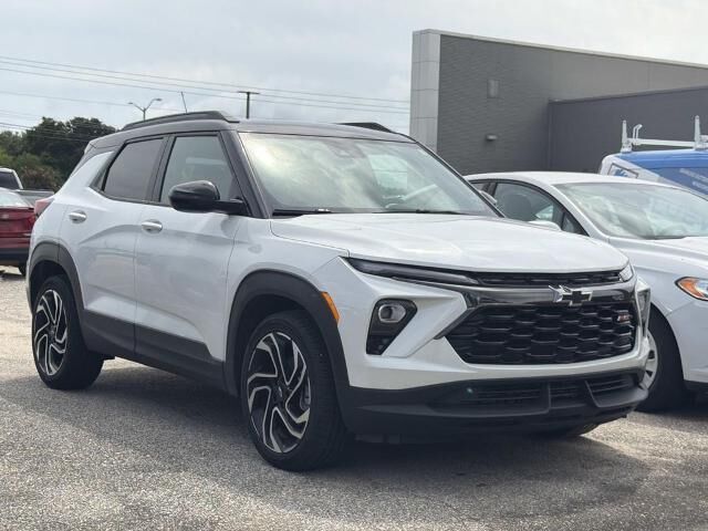2025 Chevrolet Trailblazer RS — photo 1 of 2