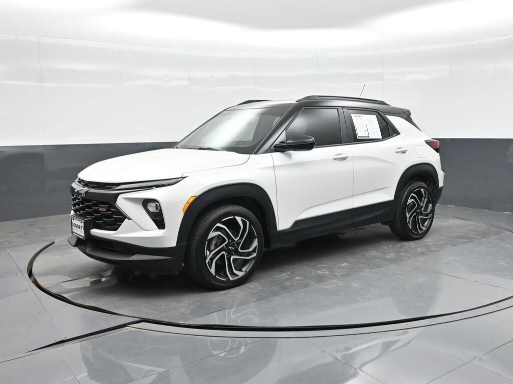 2025 Chevrolet Trailblazer RS — photo 1 of 3