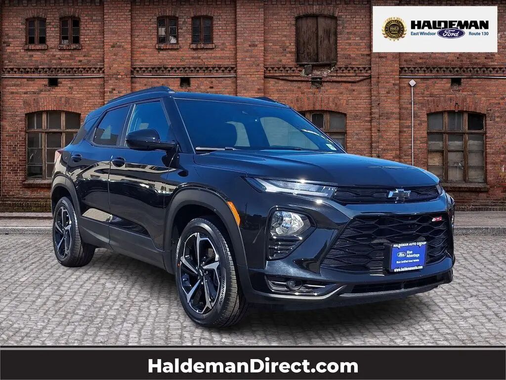 2023 Chevrolet Trailblazer RS — photo 1 of 35